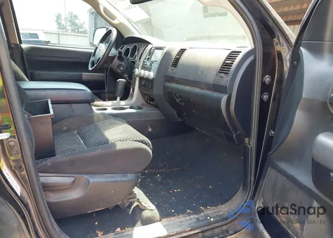 2013 Toyota Tundra Grade 5.7L V8 z USA, uszkodzony, nr VIN 5TFDW5F18DX310679